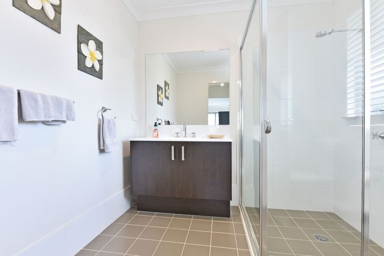 Seaspray Haven, 10 Seaspray Ave – air con, complex pool, Wi-Fi, Linen