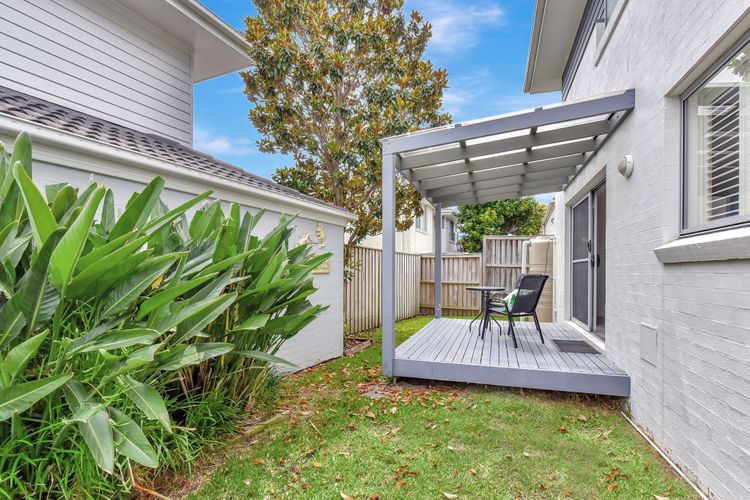 Seaspray Haven, 10 Seaspray Ave – air con, complex pool, Wi-Fi, Linen