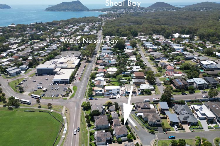 Seaspray Haven, 10 Seaspray Ave – air con, complex pool, Wi-Fi, Linen