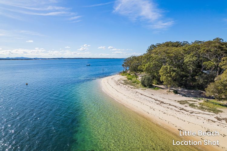 Seaspray Haven, 10 Seaspray Ave – air con, complex pool, Wi-Fi, Linen