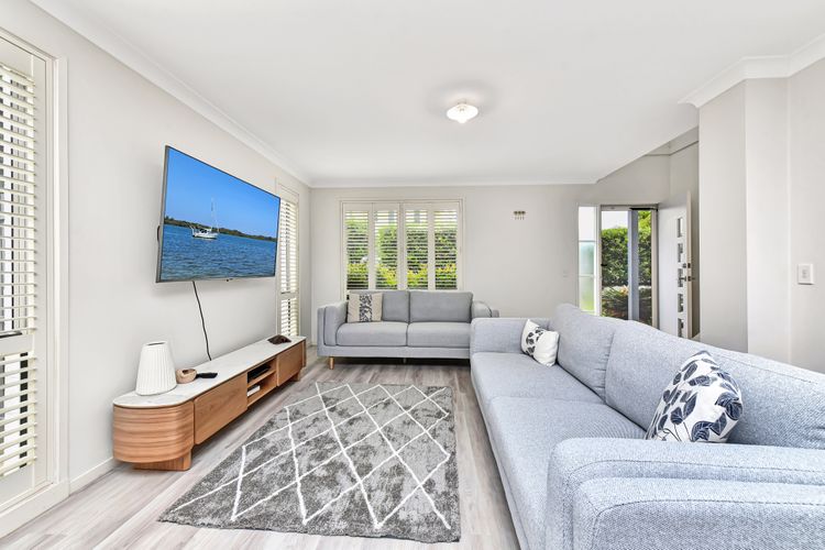 Seaspray Haven, 10 Seaspray Ave – air con, complex pool, Wi-Fi, Linen