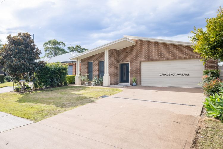 27a Dowling St – ducted air con, ground floor, close to the waterfront