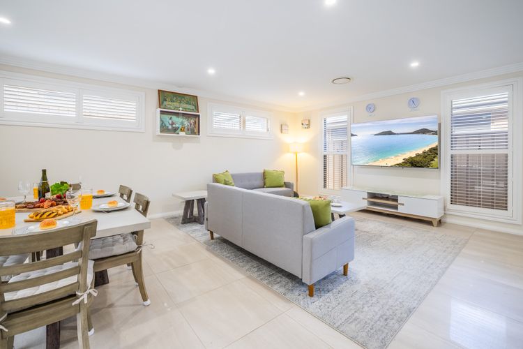 27a Dowling St – ducted air con, ground floor, close to the waterfront