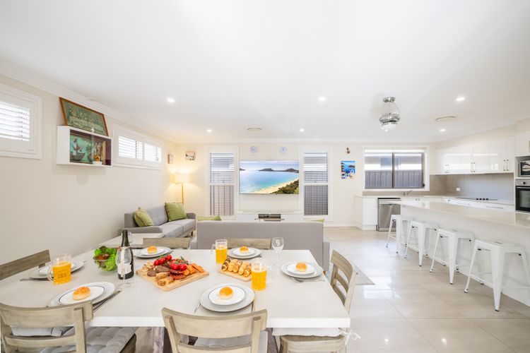 27a Dowling St – ducted air con, ground floor, close to the waterfront