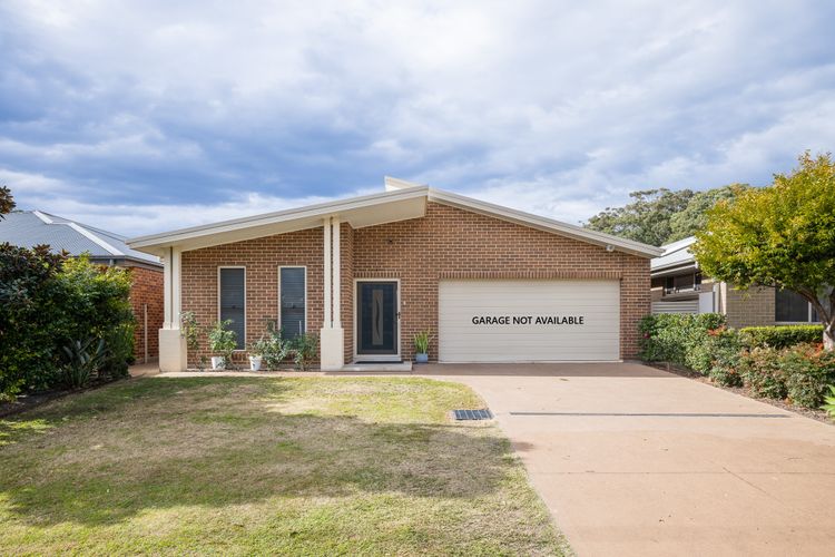 27a Dowling St – ducted air con, ground floor, close to the waterfront