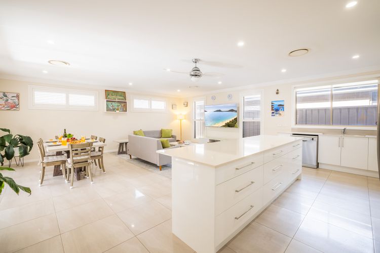 27a Dowling St – ducted air con, ground floor, close to the waterfront