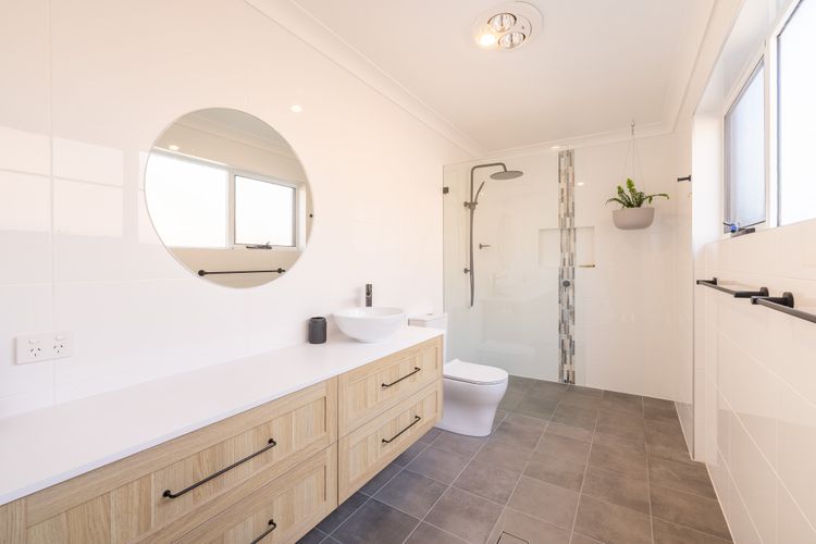 Refresh at Rocky, 134 Rocky Point Rd – Air Con, Wi-Fi, large yard