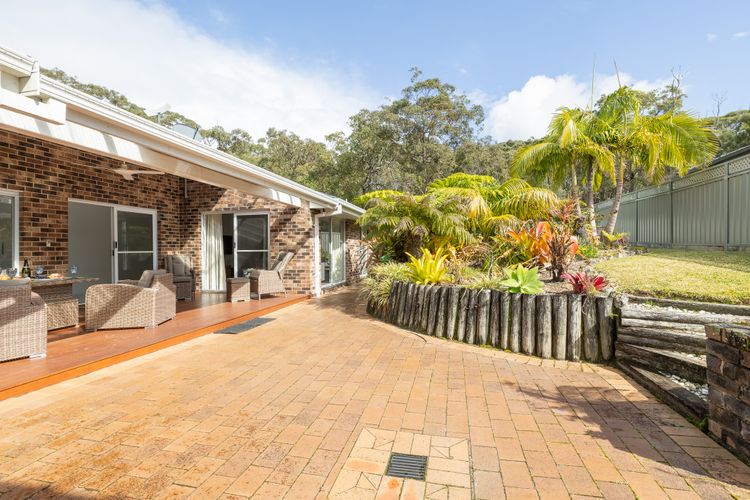 Refresh at Rocky, 134 Rocky Point Rd – Air Con, Wi-Fi, large yard