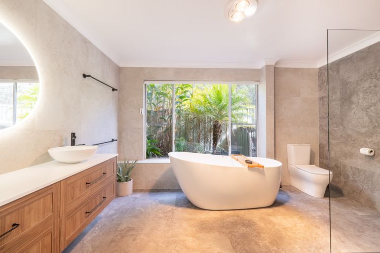 Refresh at Rocky, 134 Rocky Point Rd – Air Con, Wi-Fi, large yard