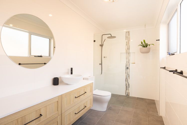 Refresh at Rocky, 134 Rocky Point Rd – Air Con, Wi-Fi, large yard