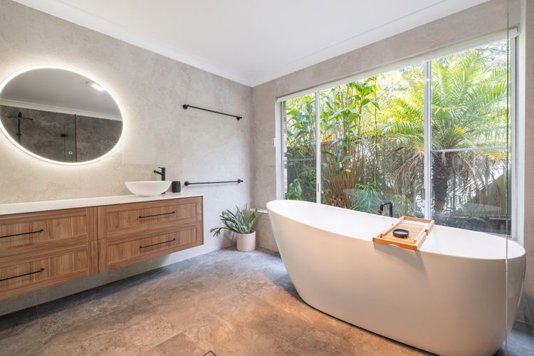 Refresh at Rocky, 134 Rocky Point Rd – Air Con, Wi-Fi, large yard