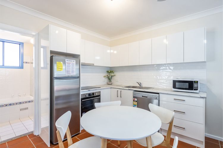 Copacabana, 2/61 Sandy Point Road – cute unit with water views from the balcony