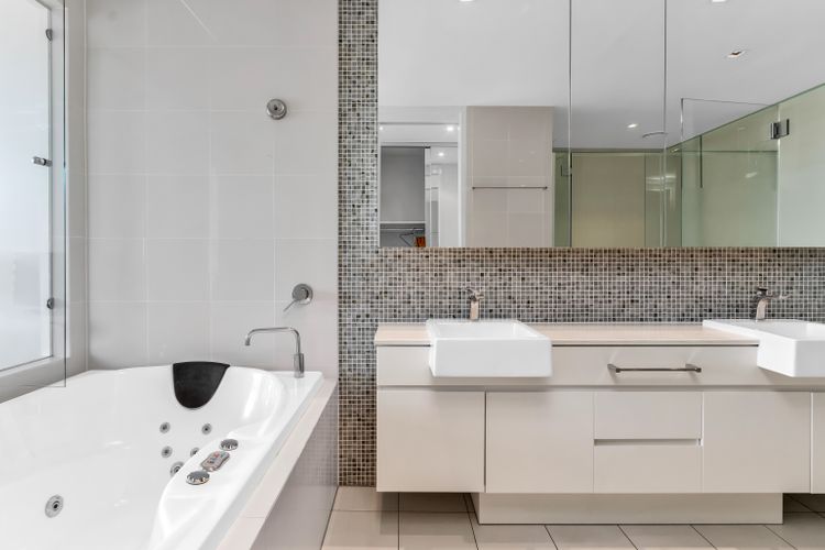 Luxury Apartment 1328 at Bells Boulevard