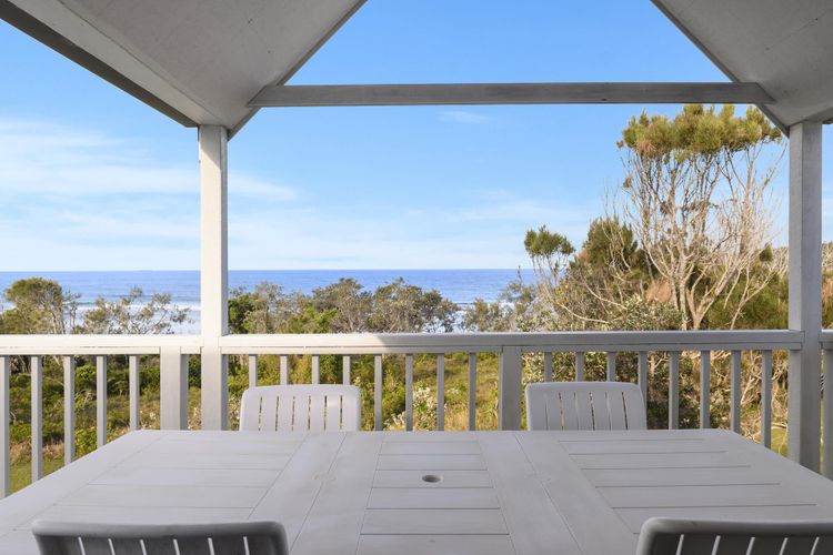 Blue Oar Beach House, Arrawarra Headland