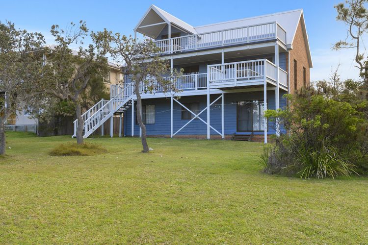 Blue Oar Beach House, Arrawarra Headland