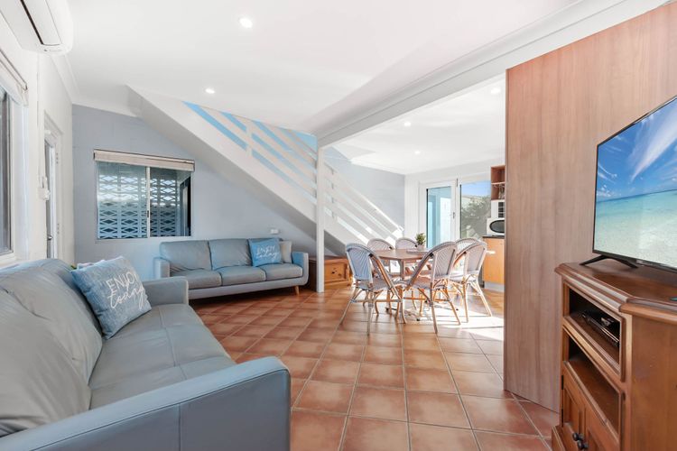 Boronia Avenue, 18