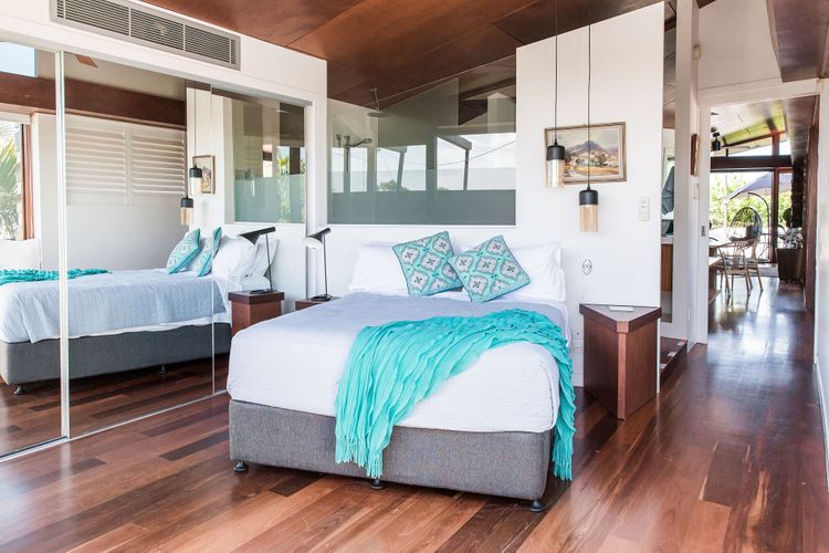 The Hideaway – 3 Bedrooms – Private Pool – Decks