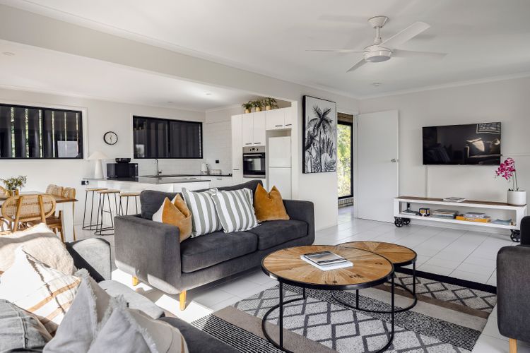 The Lookout – 3 bedrooms – Private Pool – Views