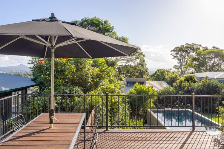The Lookout – 3 bedrooms – Private Pool – Views