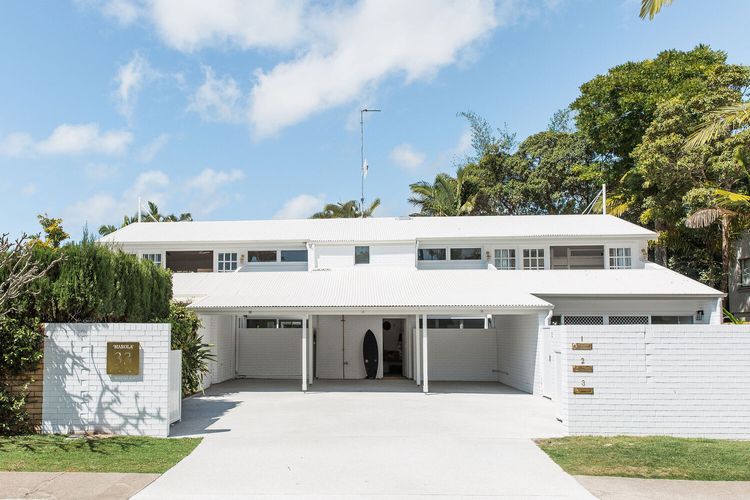 Marola – Location – Style – Decks – Heated pool