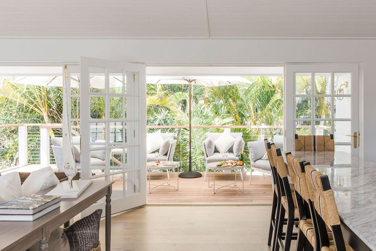 Marola – Location – Style – Decks – Heated pool