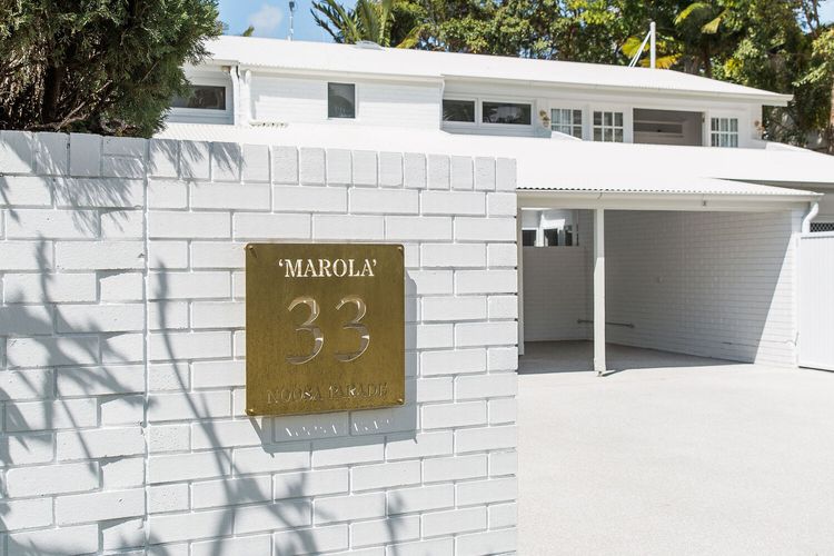 Marola – Location – Style – Decks – Heated pool