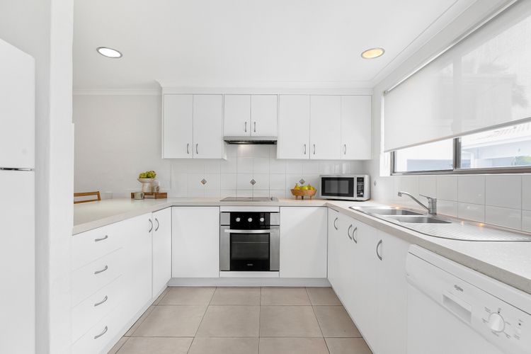 LE COURT 4 – NOOSA BEACH AND SHOPS