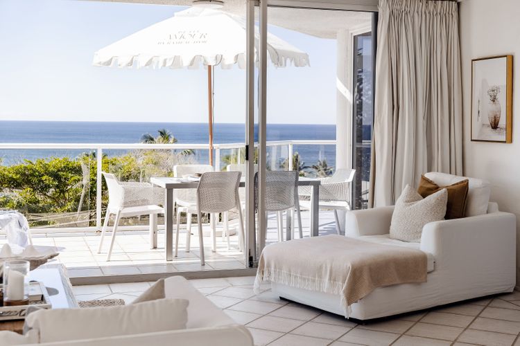 HYDRA – 3 BEDROOMS, OCEAN VIEWS, POOL