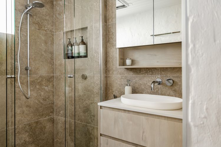 HYDRA – 3 BEDROOMS, OCEAN VIEWS, POOL