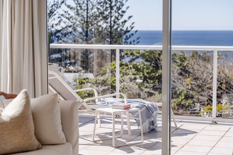 HYDRA – 3 BEDROOMS, OCEAN VIEWS, POOL