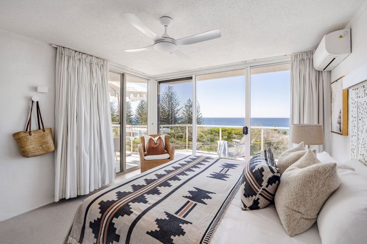 HYDRA – 3 BEDROOMS, OCEAN VIEWS, POOL