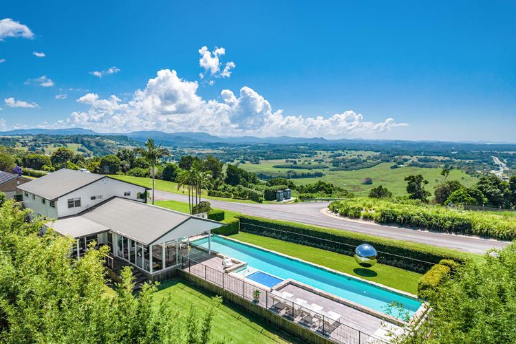 Villa St Helena – grand 7 BR estate with 25m pool