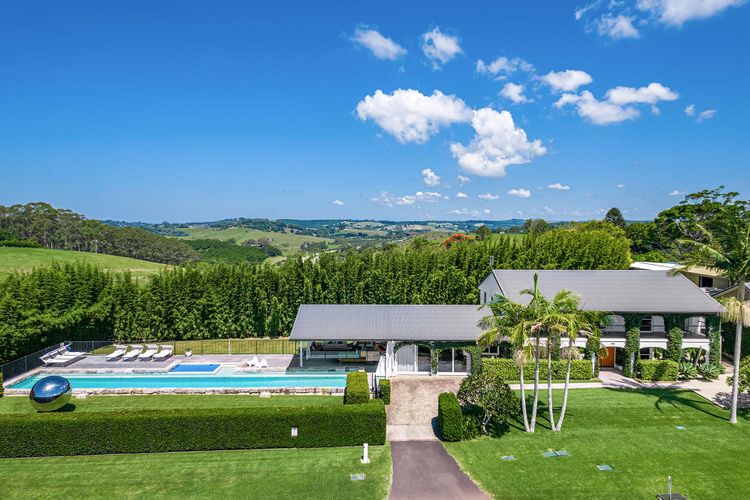 Villa St Helena – grand 7 BR estate with 25m pool