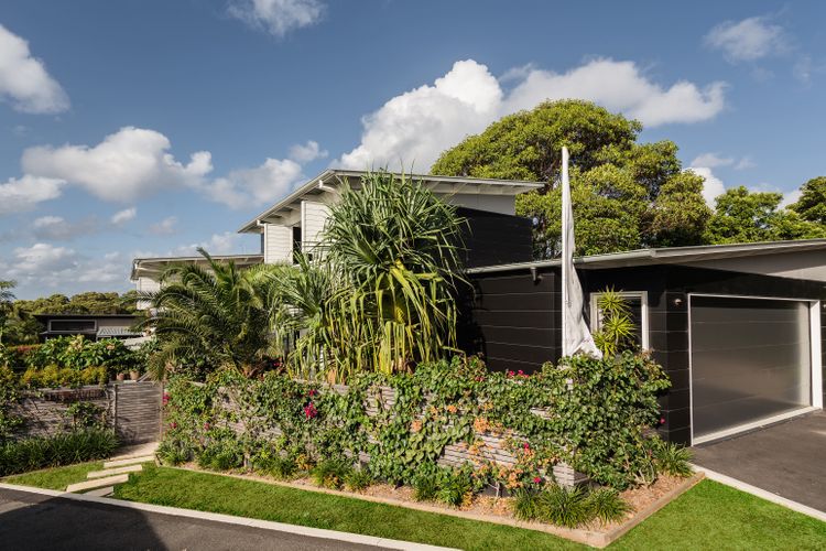 Ayindi Byron Bay – Designer Beach House with Epic Views