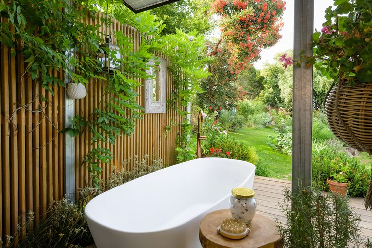 Outdoor bathtub for soaking in after a long day skiing!
