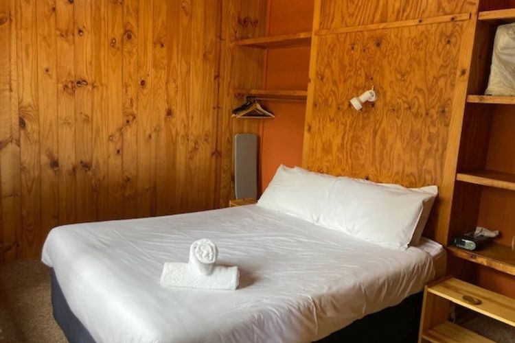 Woodbine Park Eco Cabin 03