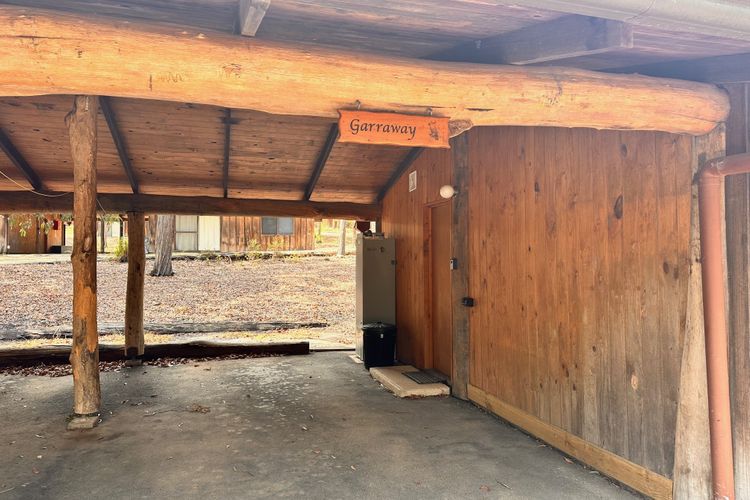 WOODBINE ECO CABIN 08