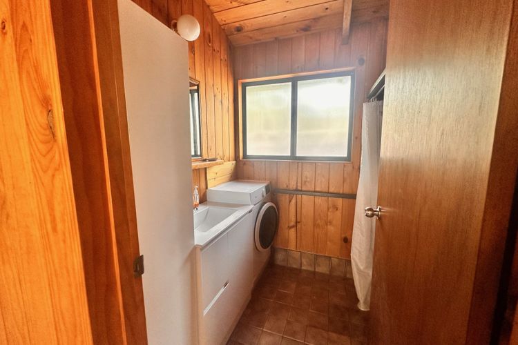 WOODBINE ECO CABINS 07