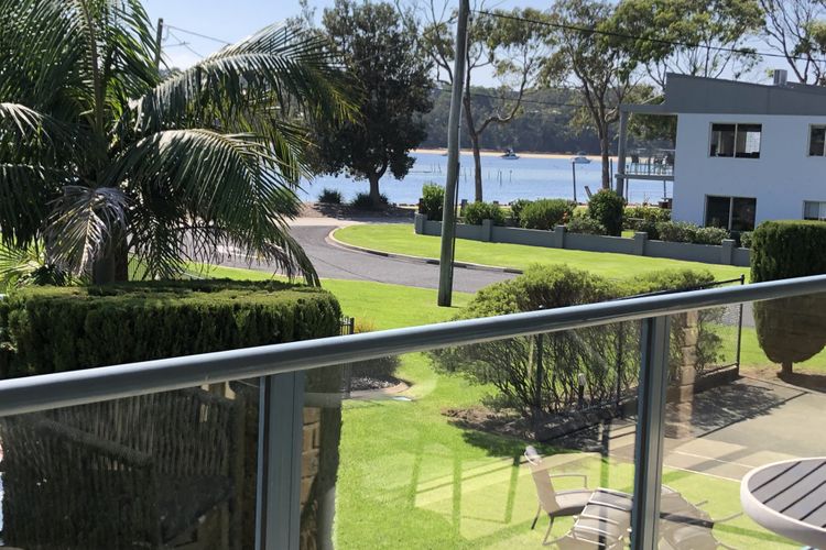 LAKESIDE 9