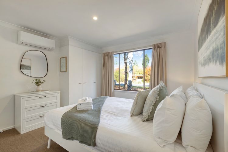 Toorak Place