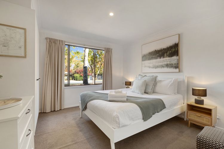 Toorak Place