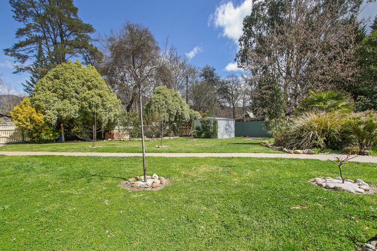 Cherry Lane – Close to the heart of Bright