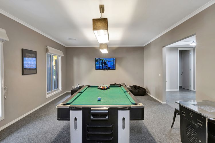 Collins Retreat – 4 Bedroom home with Pool