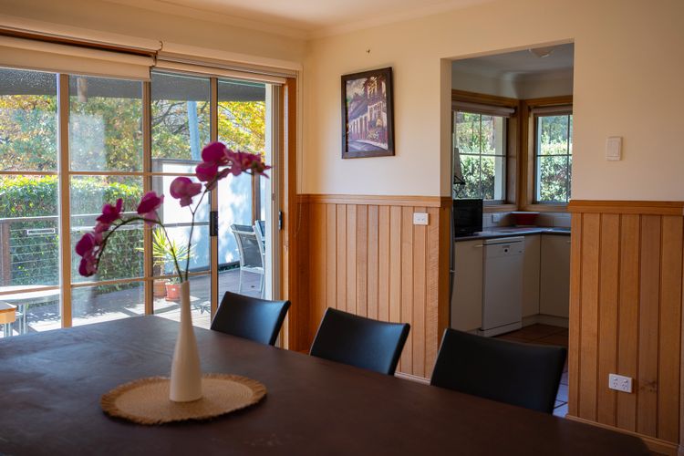 9a Woodlands Grove