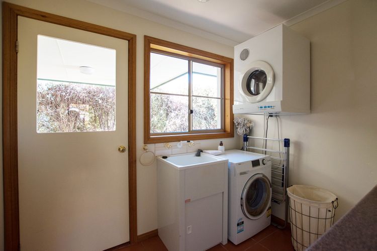 9a Woodlands Grove