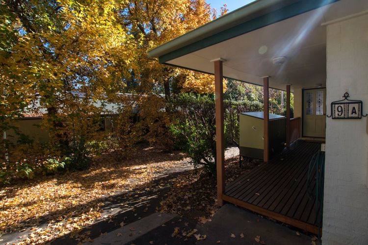 9a Woodlands Grove