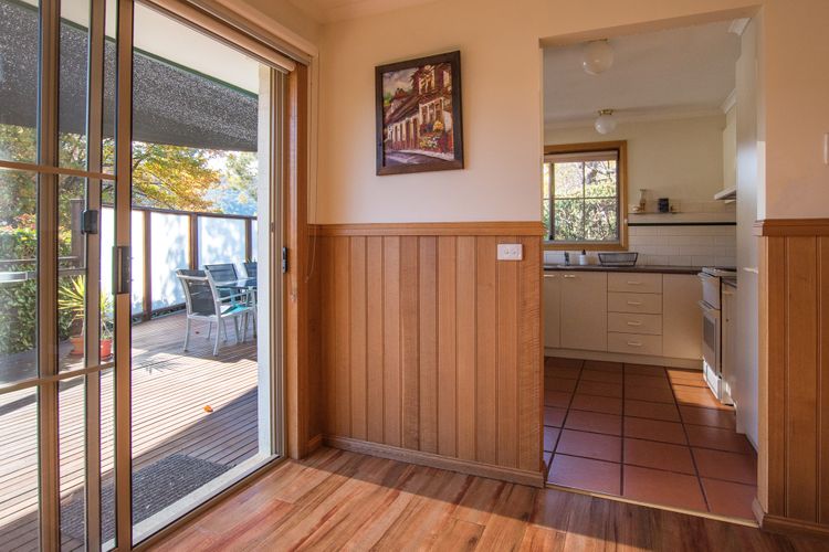 9a Woodlands Grove