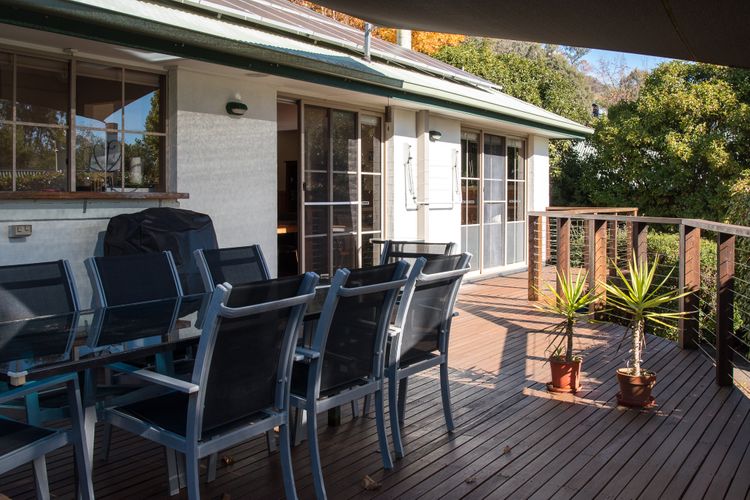9a Woodlands Grove