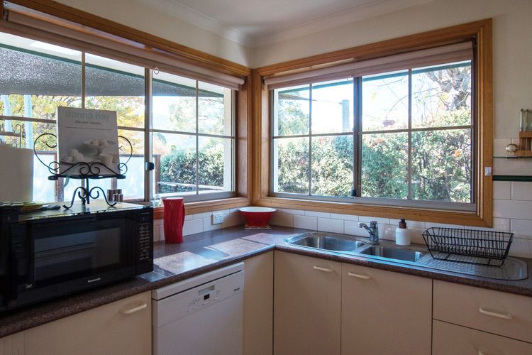 9a Woodlands Grove