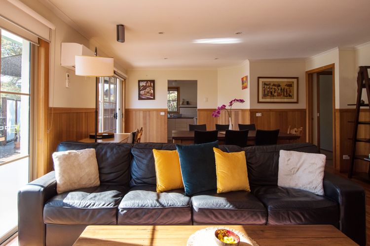 9a Woodlands Grove